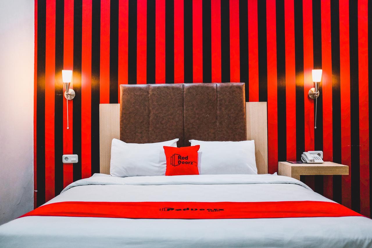Reddoorz Plus Near Mall Panakukang Makasar Zewnętrze zdjęcie