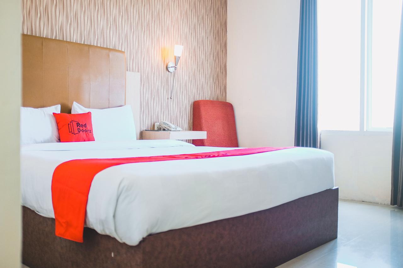 Reddoorz Plus Near Mall Panakukang Makasar Zewnętrze zdjęcie