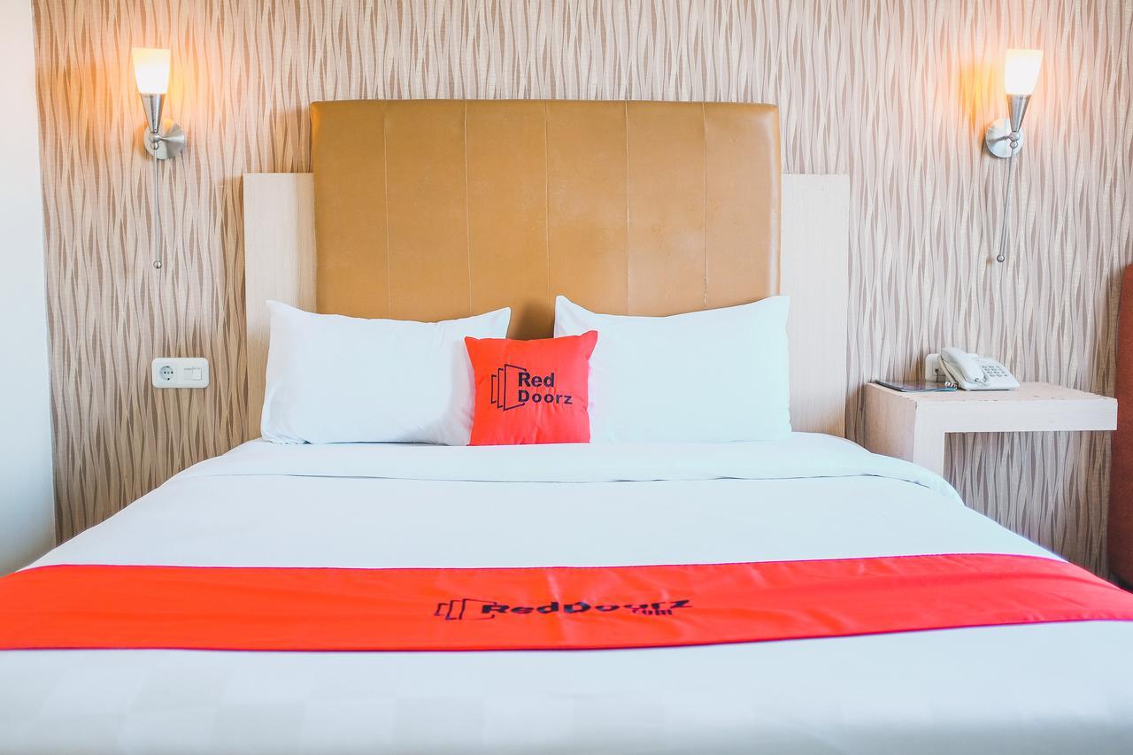 Reddoorz Plus Near Mall Panakukang Makasar Zewnętrze zdjęcie